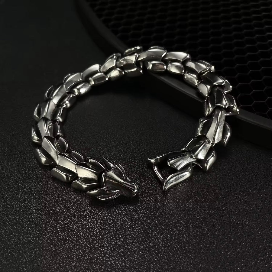 Shadow Fang Bracelet